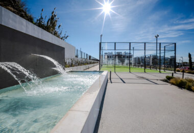 Współczesny narożny apartament na parterze w Cancelada, Estepona Wschód