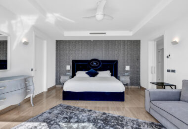 Nowoczesna willa ze spektakularnymi widokiem na morze W prawo na polu golfowym