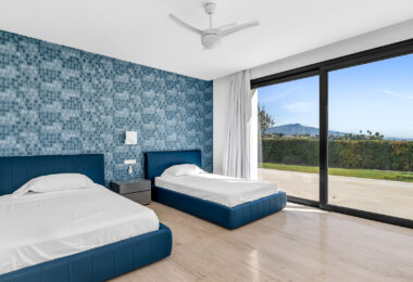 Nowoczesna willa ze spektakularnymi widokiem na morze W prawo na polu golfowym