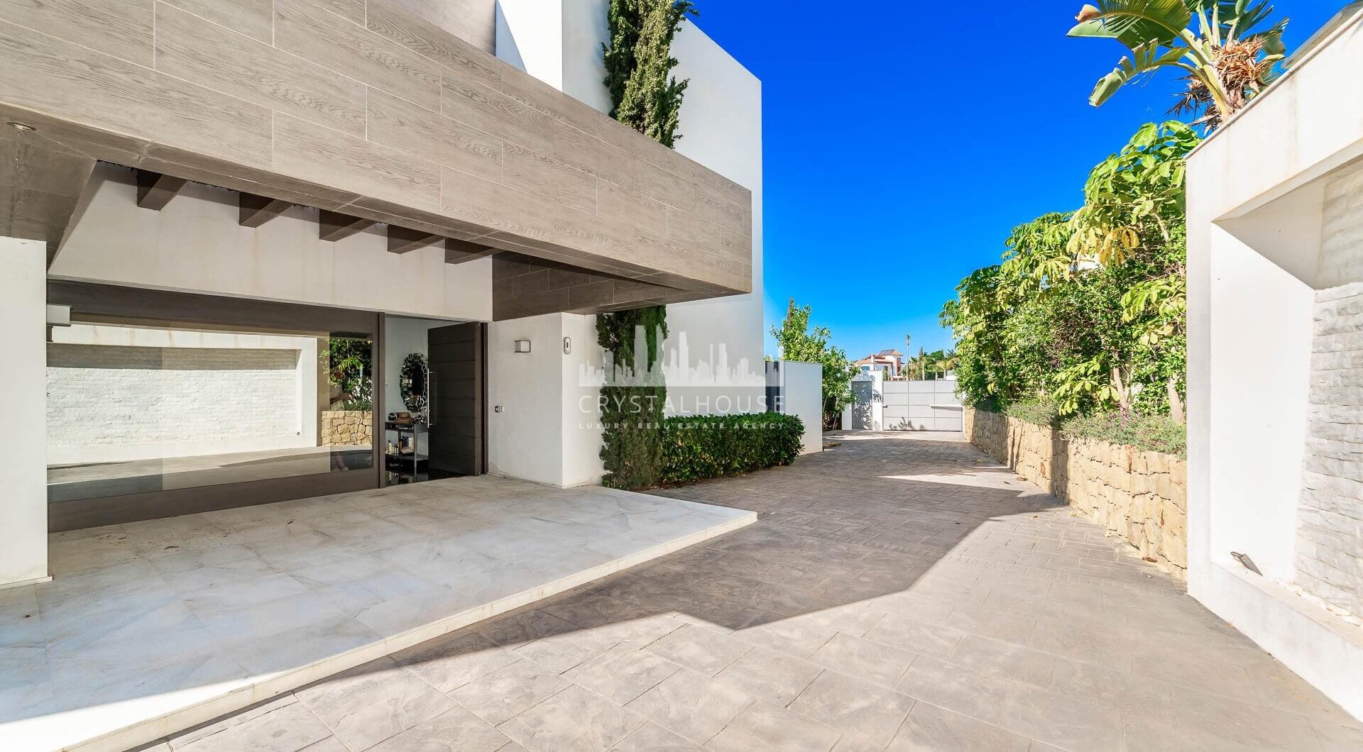 Nowoczesna willa ze spektakularnymi widokiem na morze W prawo na polu golfowym