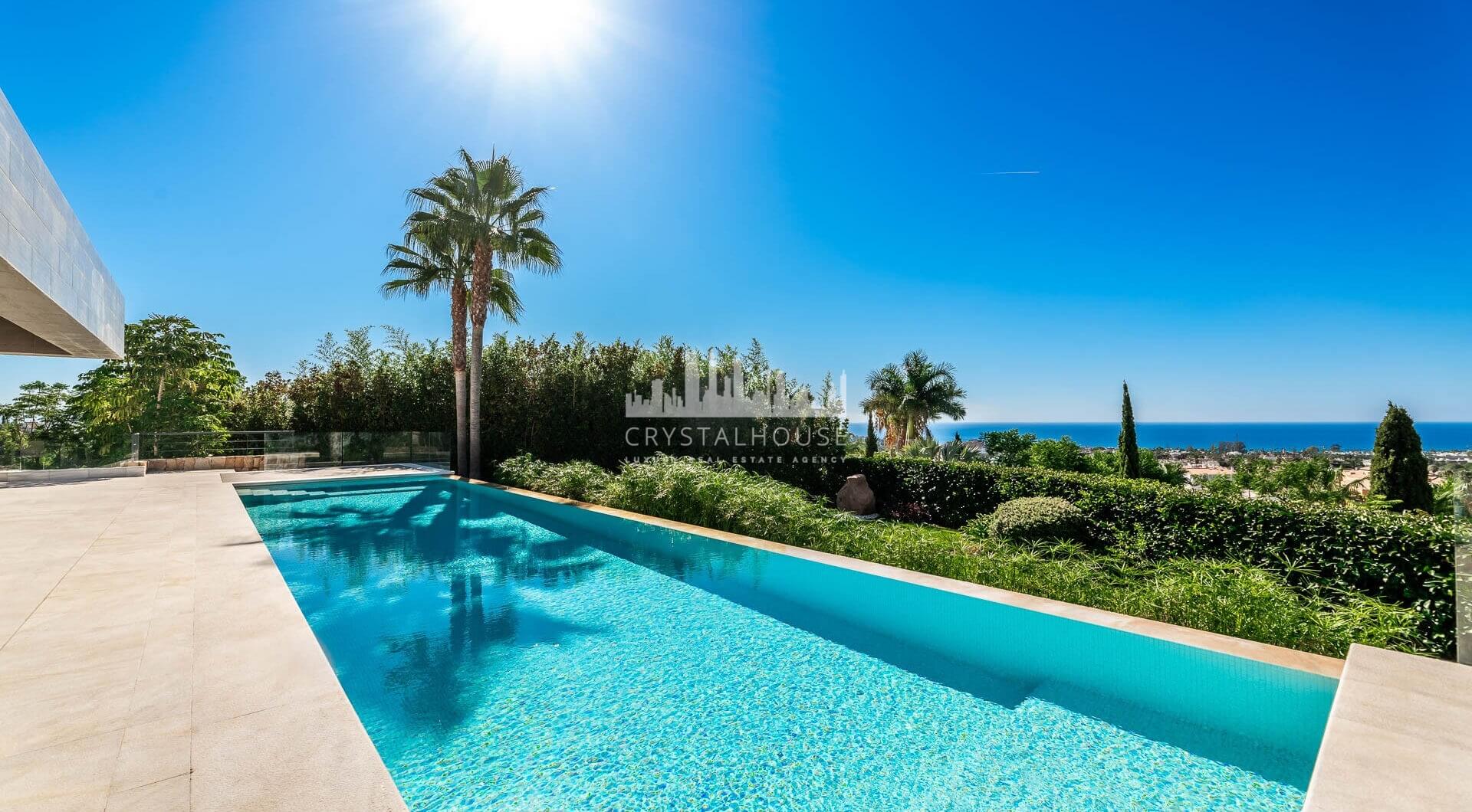 Nowoczesna willa ze spektakularnymi widokiem na morze W prawo na polu golfowym