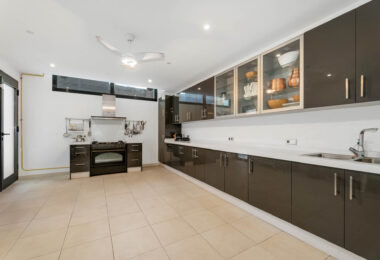 Nowoczesna willa ze spektakularnymi widokiem na morze W prawo na polu golfowym