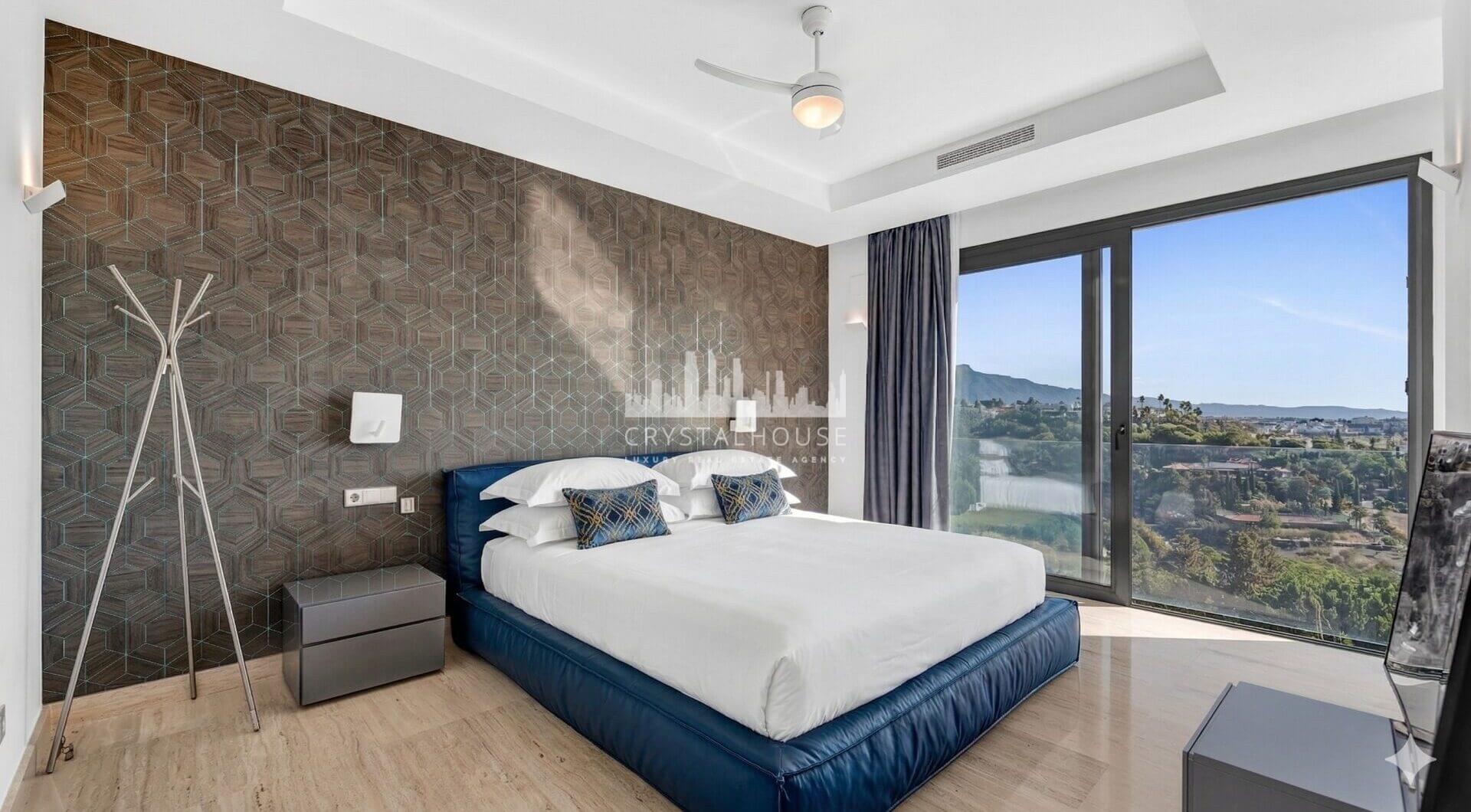 Nowoczesna willa ze spektakularnymi widokiem na morze W prawo na polu golfowym