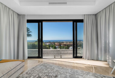 Nowoczesna willa ze spektakularnymi widokiem na morze W prawo na polu golfowym