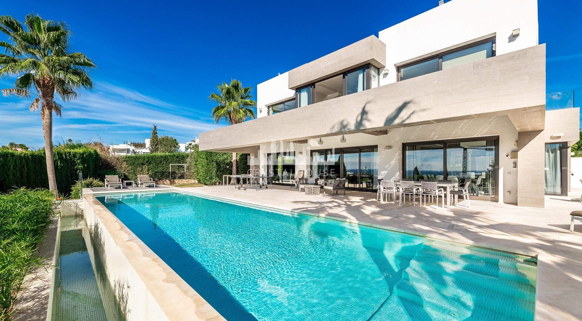 Nowoczesna willa ze spektakularnymi widokiem na morze W prawo na polu golfowym