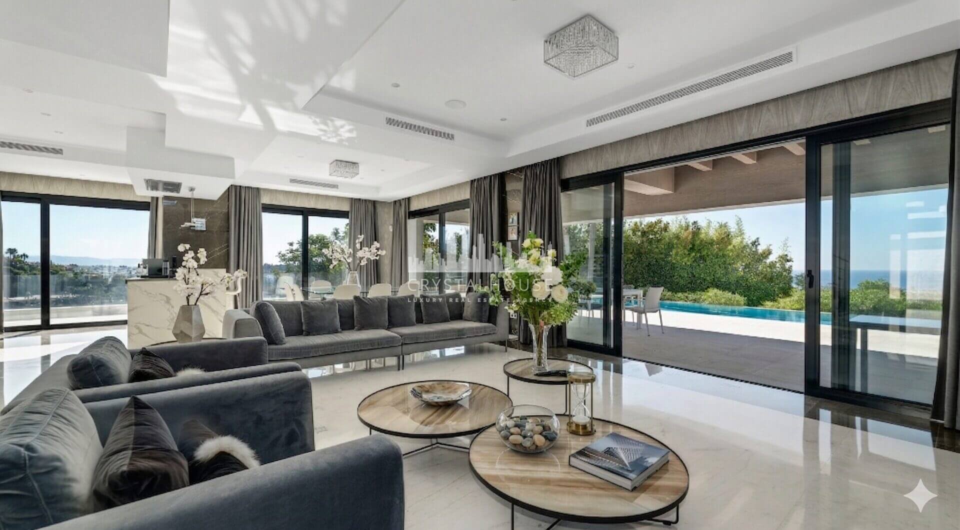 Nowoczesna willa ze spektakularnymi widokiem na morze W prawo na polu golfowym