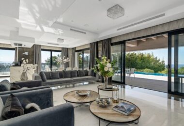 Nowoczesna willa ze spektakularnymi widokiem na morze W prawo na polu golfowym