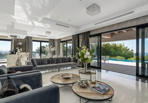 Nowoczesna willa ze spektakularnymi widokiem na morze W prawo na polu golfowym