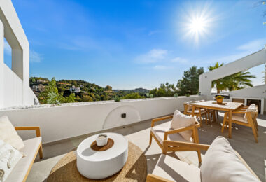 Elegancki, Odnowiony Apartament z Panoramicznym Widokiem na Golf, Morze i La Concha