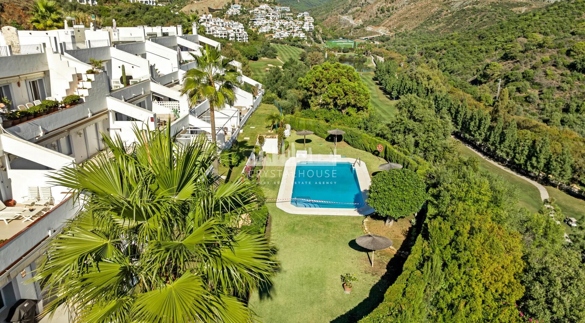 Elegancki, Odnowiony Apartament z Panoramicznym Widokiem na Golf, Morze i La Concha