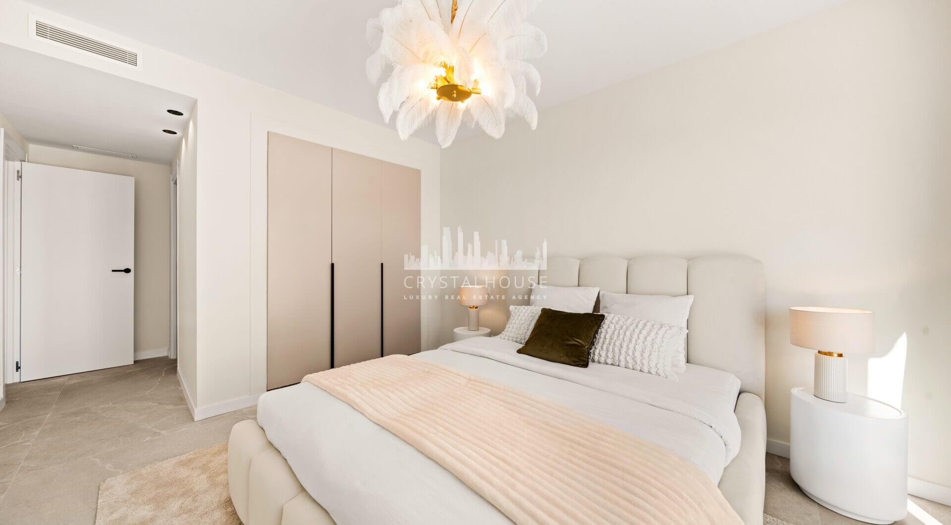 Elegancki, Odnowiony Apartament z Panoramicznym Widokiem na Golf, Morze i La Concha