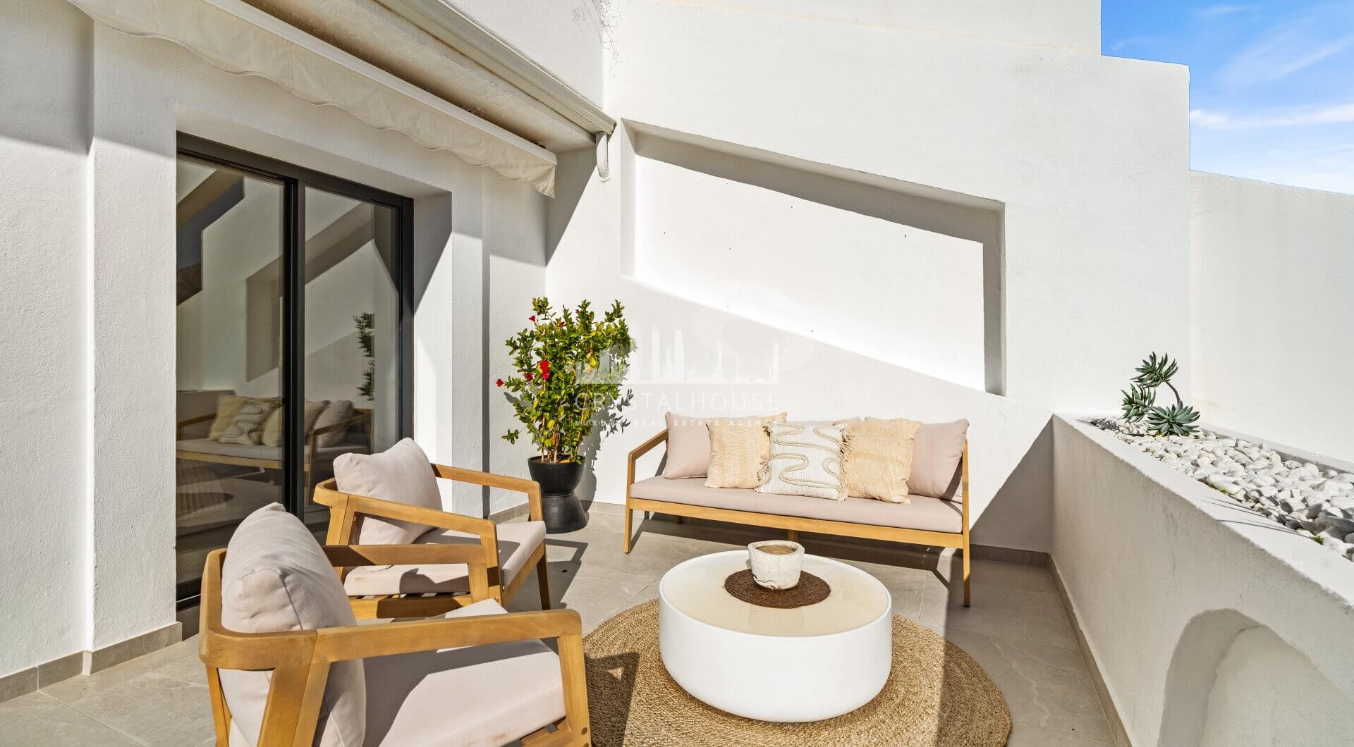 Elegancki, Odnowiony Apartament z Panoramicznym Widokiem na Golf, Morze i La Concha