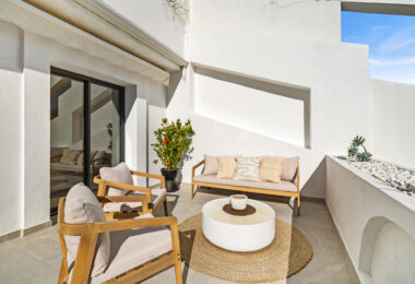 Elegancki, Odnowiony Apartament z Panoramicznym Widokiem na Golf, Morze i La Concha