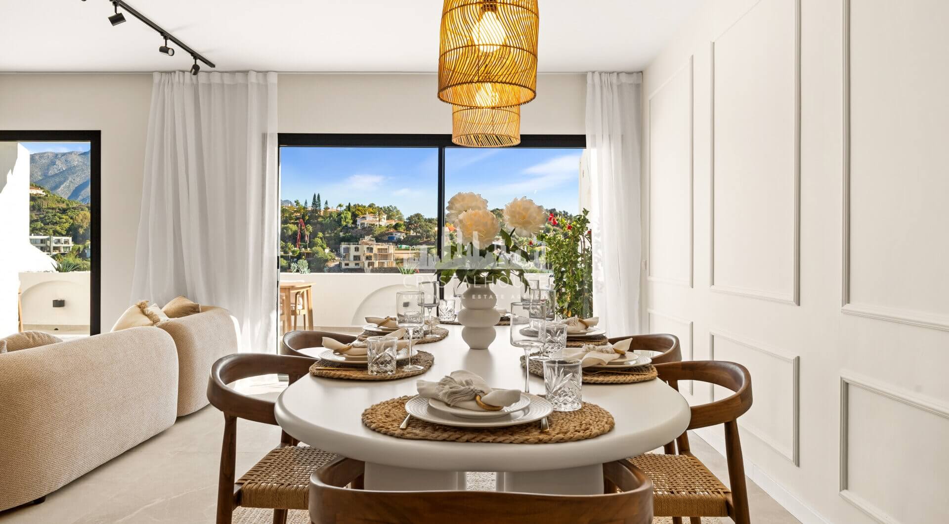 Elegancki, Odnowiony Apartament z Panoramicznym Widokiem na Golf, Morze i La Concha