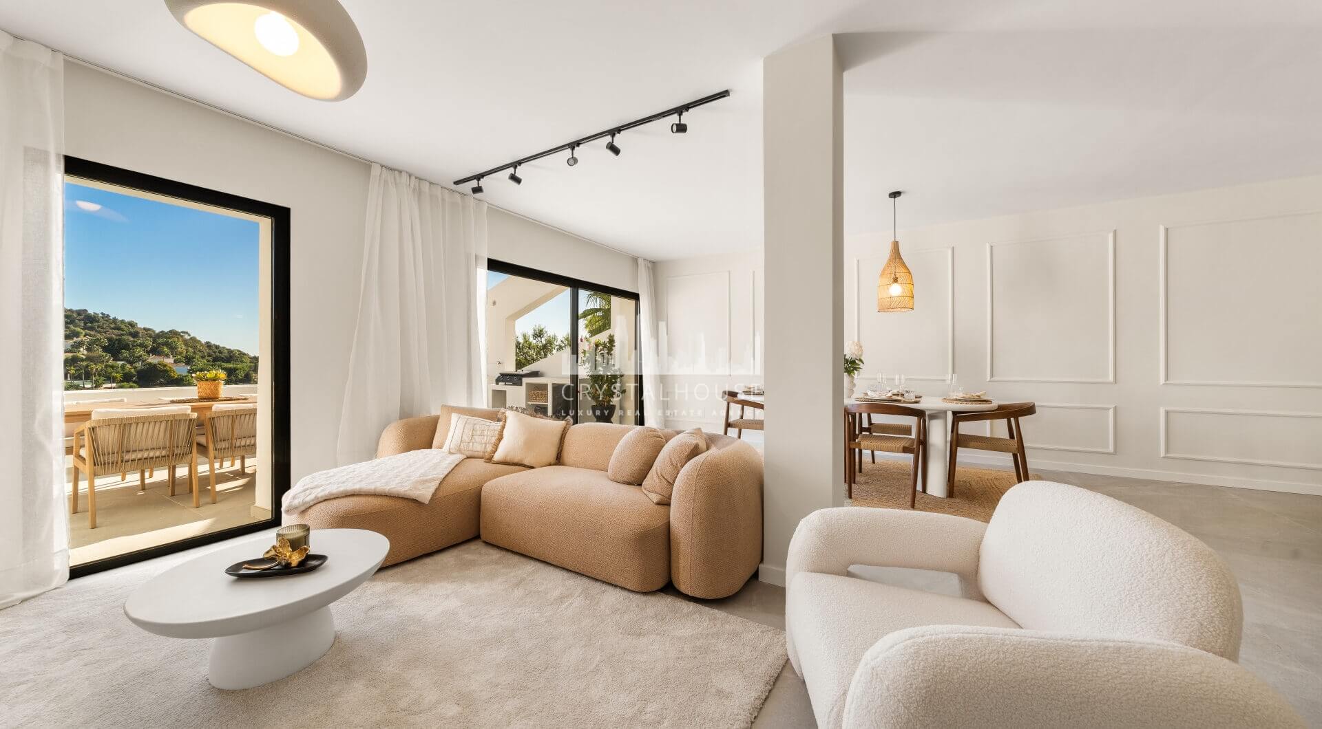 Elegancki, Odnowiony Apartament z Panoramicznym Widokiem na Golf, Morze i La Concha