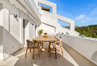 Elegancki, Odnowiony Apartament z Panoramicznym Widokiem na Golf, Morze i La Concha