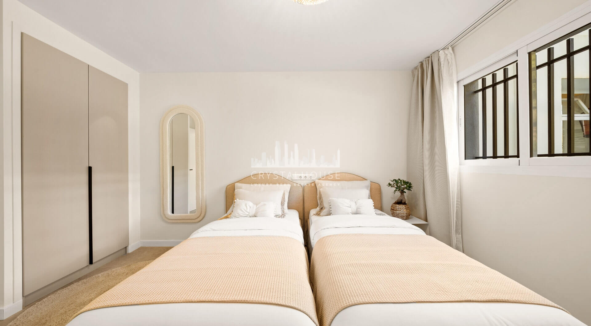 Elegancki, Odnowiony Apartament z Panoramicznym Widokiem na Golf, Morze i La Concha