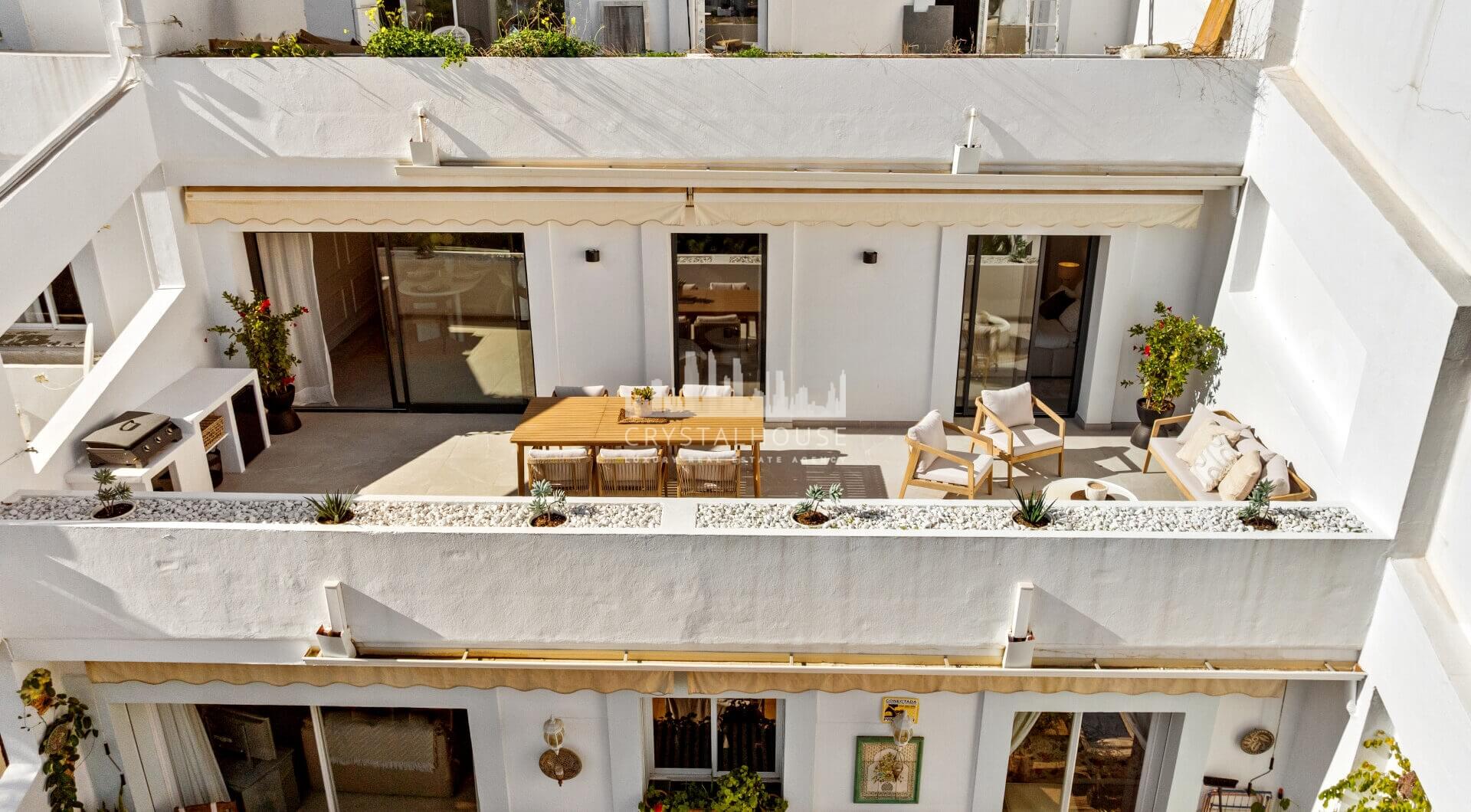 Elegancki, Odnowiony Apartament z Panoramicznym Widokiem na Golf, Morze i La Concha