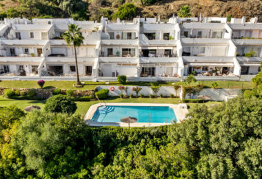 Elegancki, Odnowiony Apartament z Panoramicznym Widokiem na Golf, Morze i La Concha