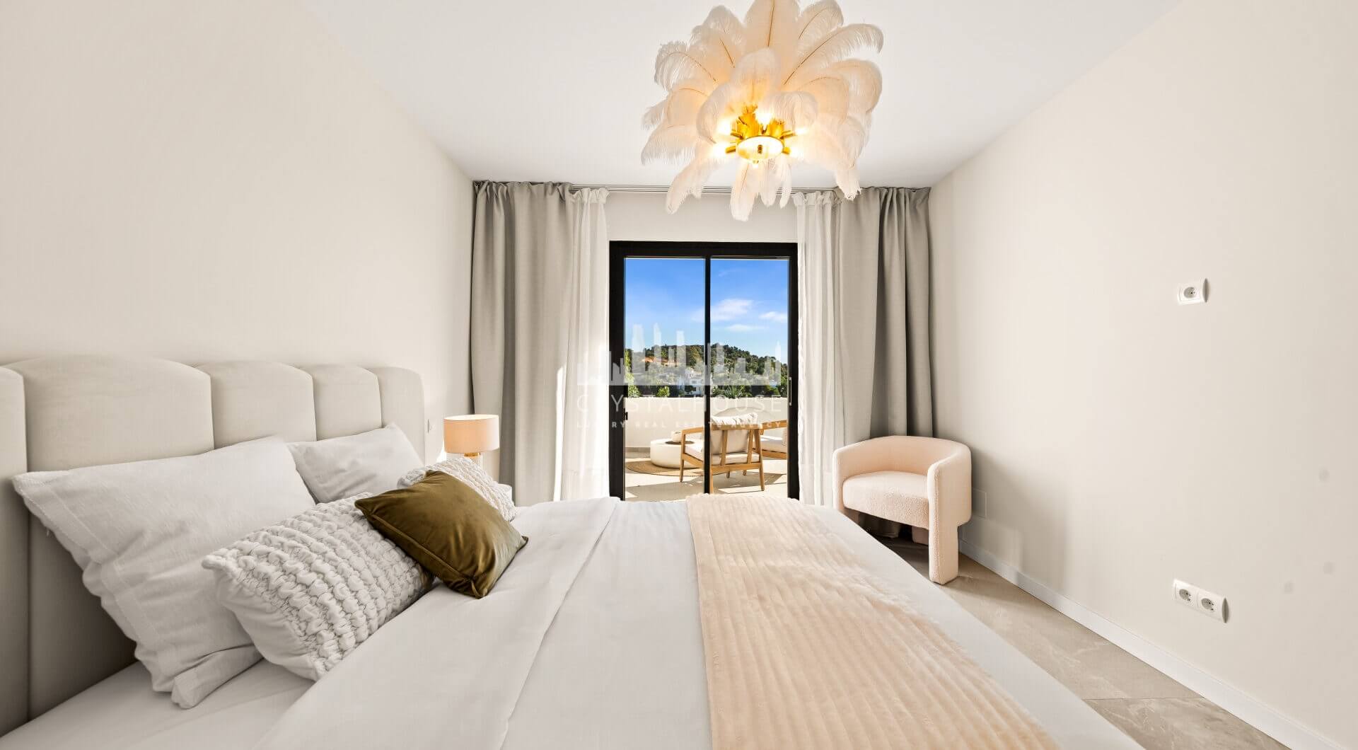 Elegancki, Odnowiony Apartament z Panoramicznym Widokiem na Golf, Morze i La Concha