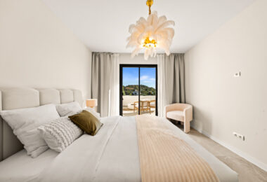 Elegancki, Odnowiony Apartament z Panoramicznym Widokiem na Golf, Morze i La Concha