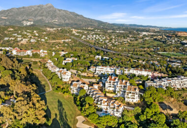 W pełni wyremontowany luksusowy apartament z 3 sypialniami w Eagles Village – La Quinta