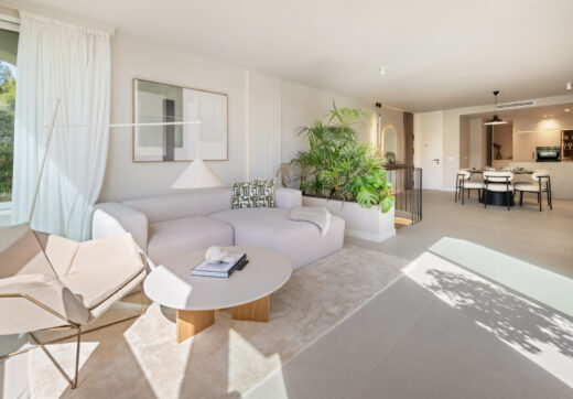 W pełni wyremontowany luksusowy apartament z 3 sypialniami w Eagles Village – La Quinta