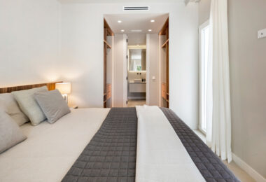 W pełni wyremontowany luksusowy apartament z 3 sypialniami w Eagles Village – La Quinta