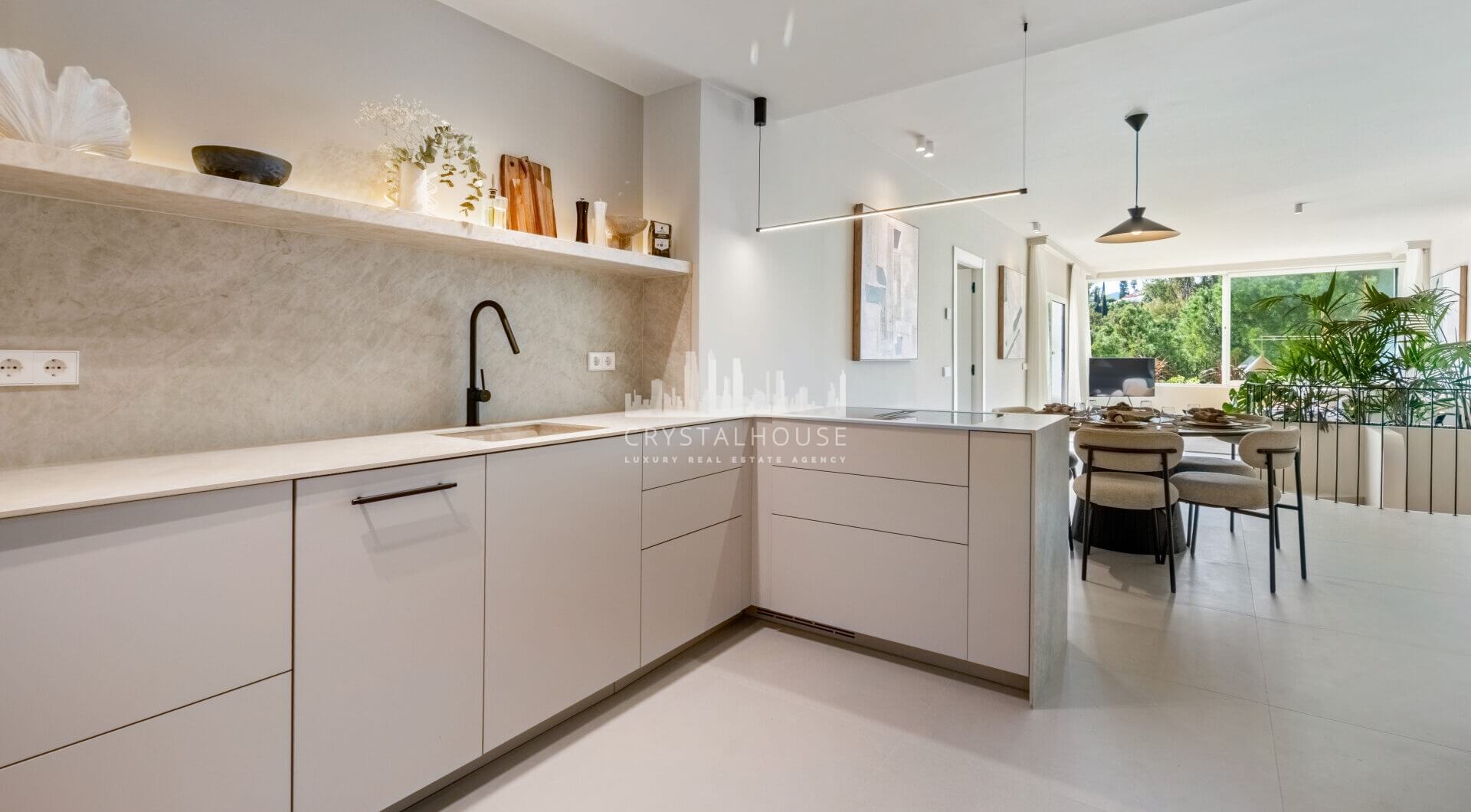 W pełni wyremontowany luksusowy apartament z 3 sypialniami w Eagles Village – La Quinta