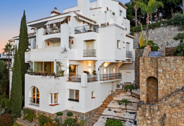 W pełni wyremontowany luksusowy apartament z 3 sypialniami w Eagles Village – La Quinta