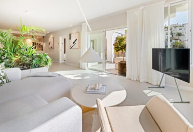 W pełni wyremontowany luksusowy apartament z 3 sypialniami w Eagles Village – La Quinta