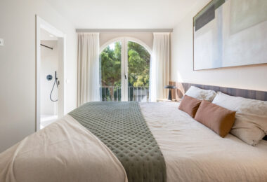 W pełni wyremontowany luksusowy apartament z 3 sypialniami w Eagles Village – La Quinta