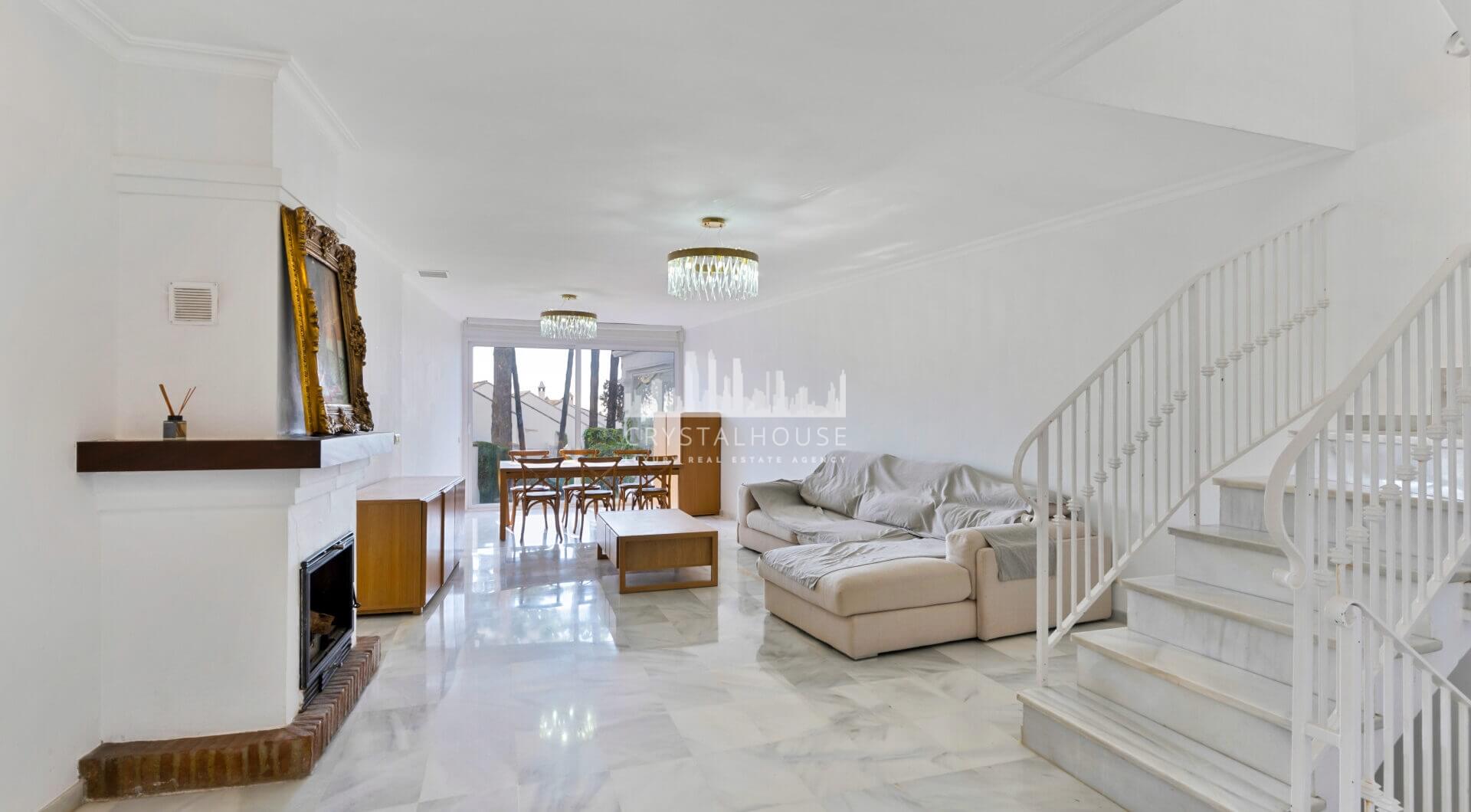 Czteropokojowe miasteczko w dzielnicy Montepiedra, Nagueles w Golden Mile, Marbella