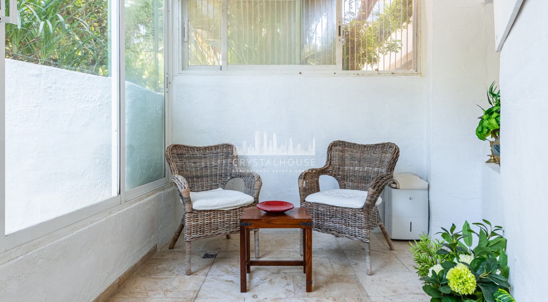 Piękne dwa sypialnie parter apartament, położony w południe - po Birdie Club społeczności w Río Real, Marbella