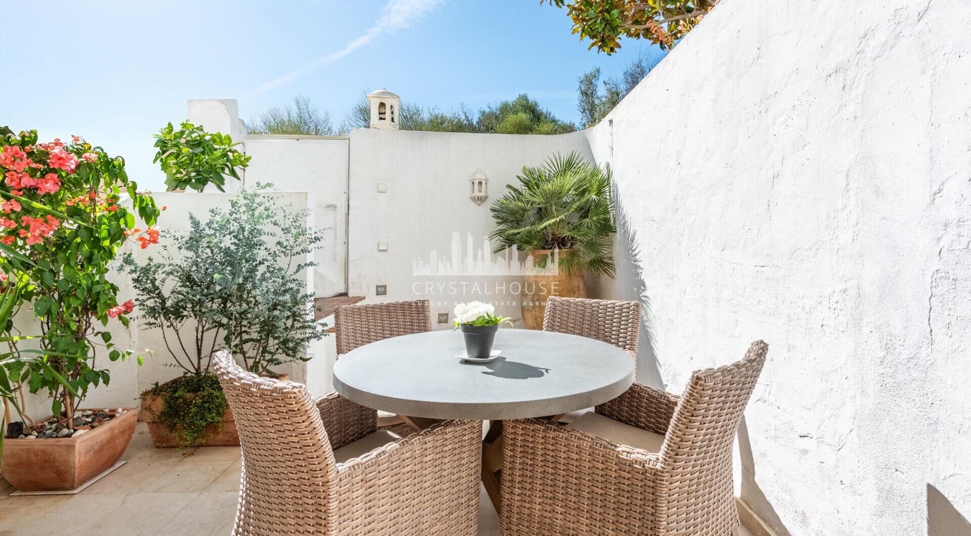 Piękne dwa sypialnie parter apartament, położony w południe - po Birdie Club społeczności w Río Real, Marbella