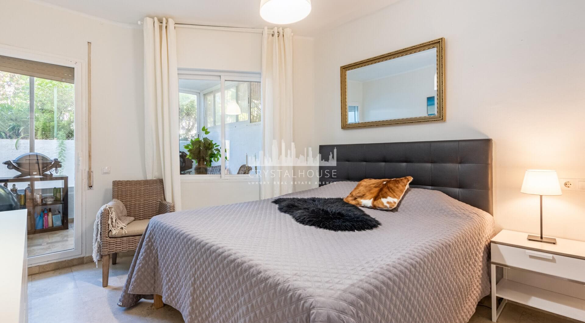 Piękne dwa sypialnie parter apartament, położony w południe - po Birdie Club społeczności w Río Real, Marbella