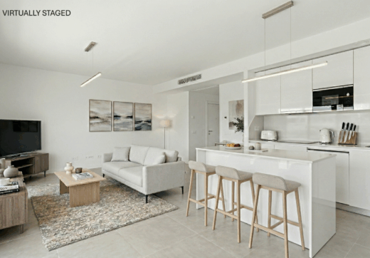 Stylowe, południowo-zachodnie zwrócone dwupokojowe mieszkanie znajduje się w południowo-wschodniej strzeżonej społeczności Acqua Gardens na New Golden Mile, Estepona