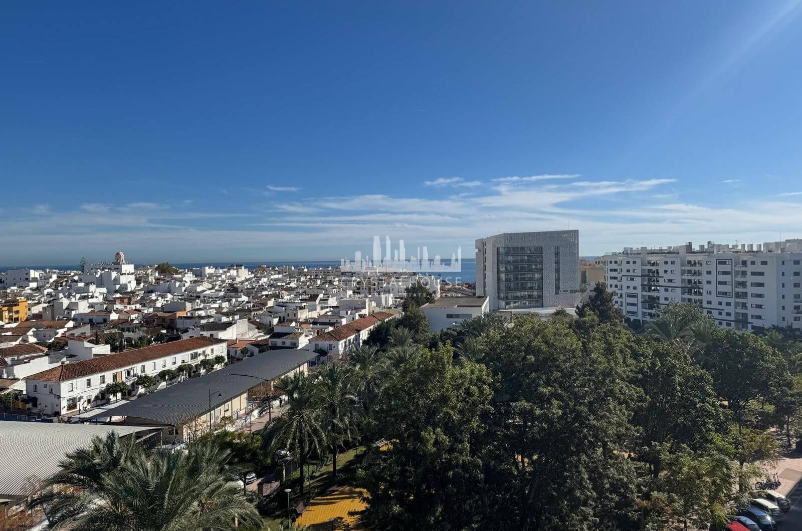 Spektakularny, nowoczesny penthouse z panoramicznym widokiem na morze i góry — Estepona Centrum