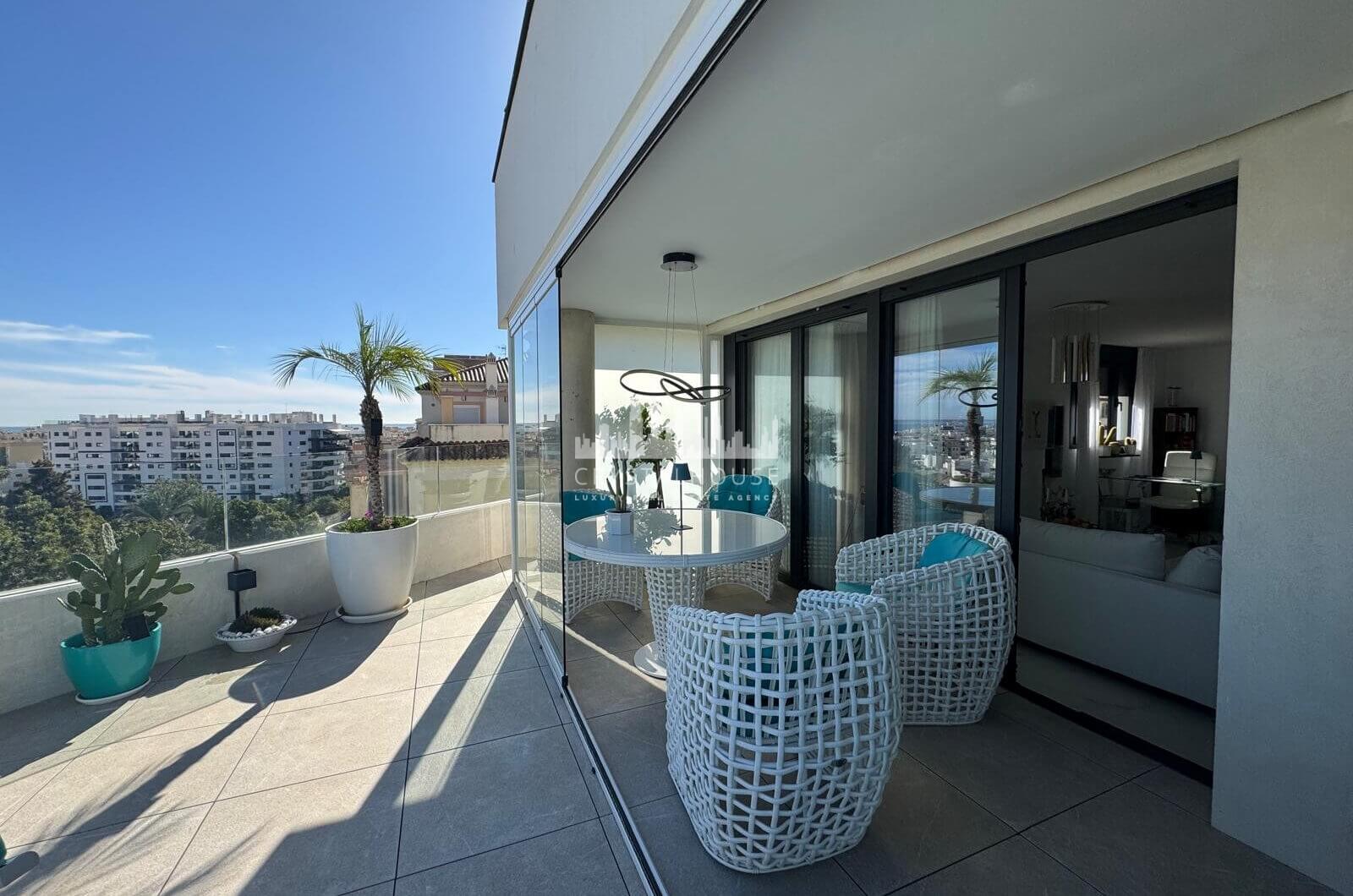 Spektakularny, nowoczesny penthouse z panoramicznym widokiem na morze i góry — Estepona Centrum