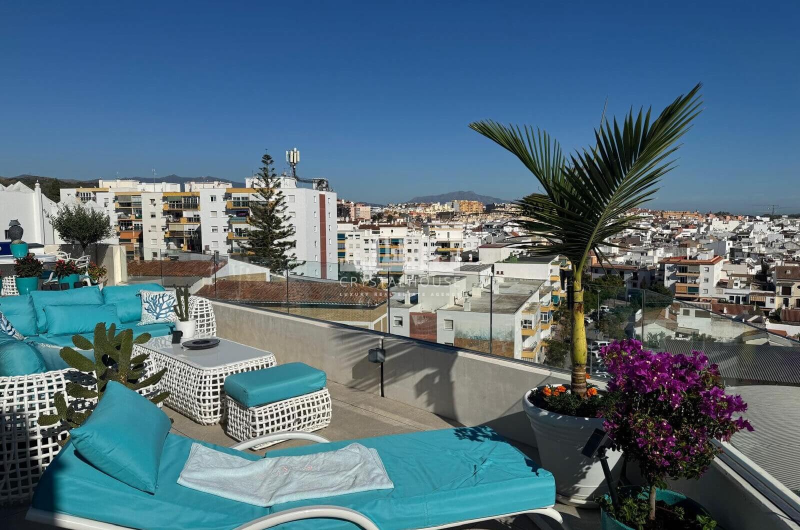 Spektakularny, nowoczesny penthouse z panoramicznym widokiem na morze i góry — Estepona Centrum