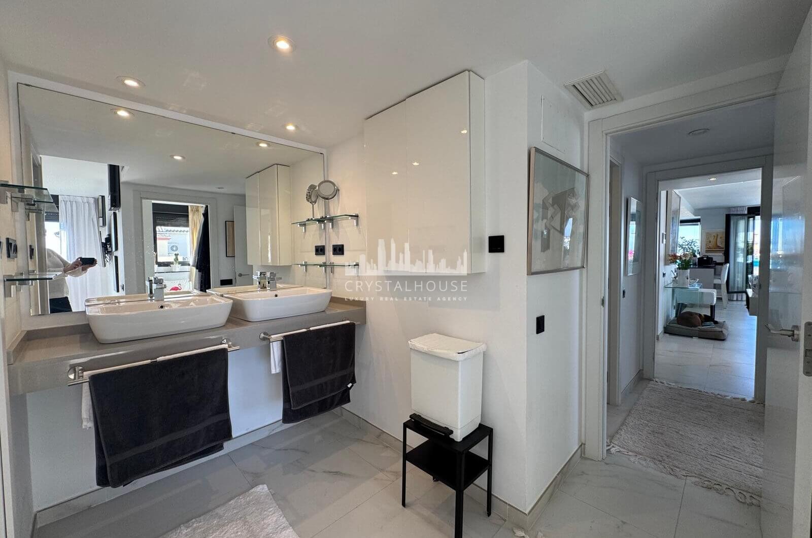 Spektakularny, nowoczesny penthouse z panoramicznym widokiem na morze i góry — Estepona Centrum