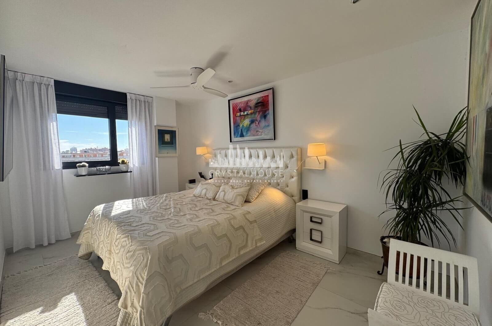 Spektakularny, nowoczesny penthouse z panoramicznym widokiem na morze i góry — Estepona Centrum