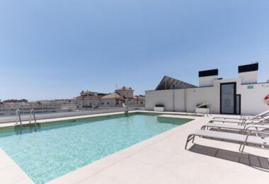 Spektakularny, nowoczesny penthouse z panoramicznym widokiem na morze i góry — Estepona Centrum