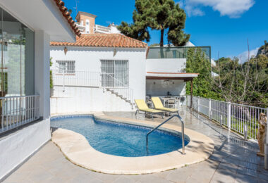 Urokliwa willa w stylu wiejskim na wzgórzach Benahavís – doskonała relacja jakości do ceny