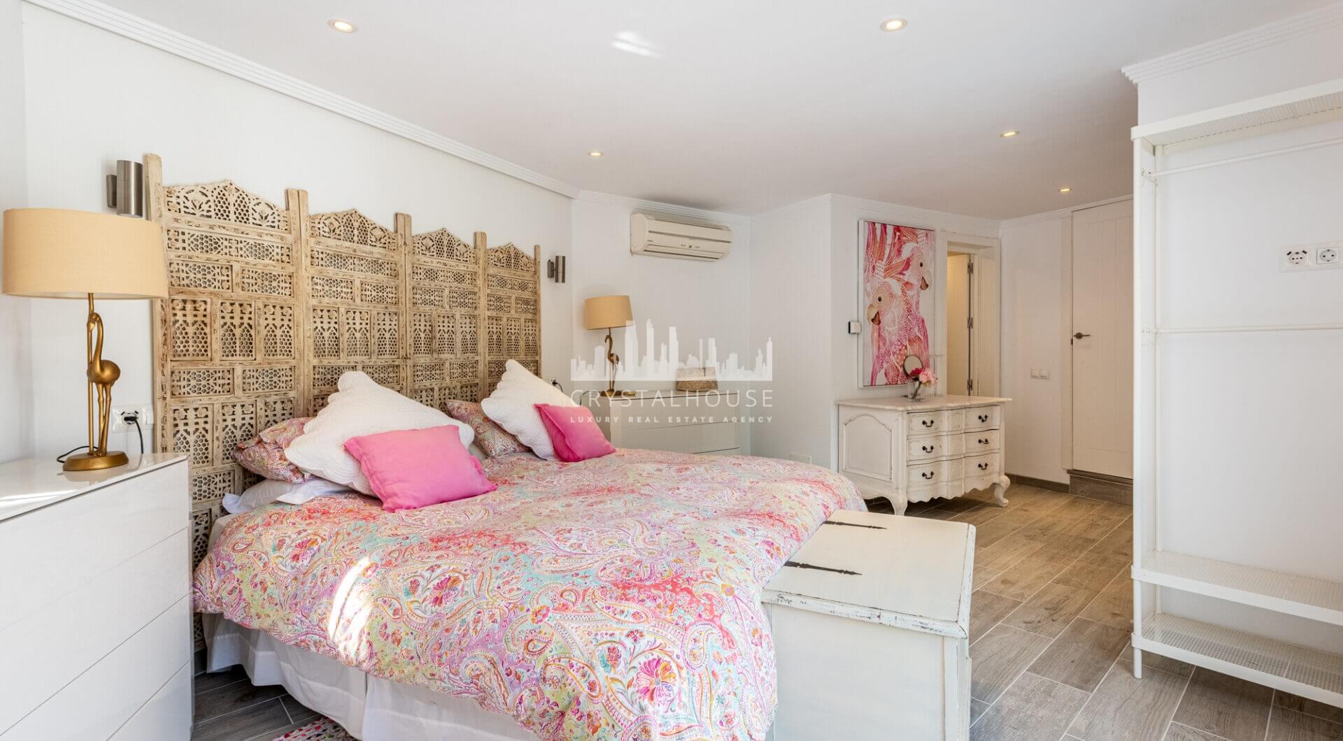 Urokliwa willa w stylu wiejskim na wzgórzach Benahavís – doskonała relacja jakości do ceny