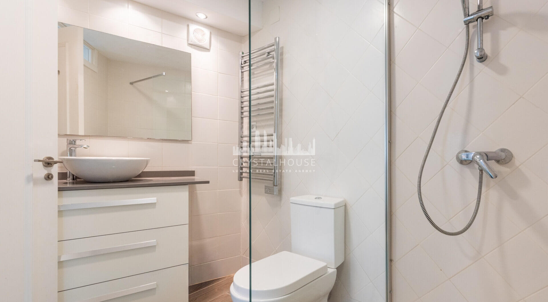 Urokliwa willa w stylu wiejskim na wzgórzach Benahavís – doskonała relacja jakości do ceny