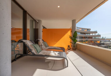 Doświadcz wyrafinowanego życia na wybrzeżu w tym nowym luksusowym apartamencie w prestiżowym Higuerón Resort.