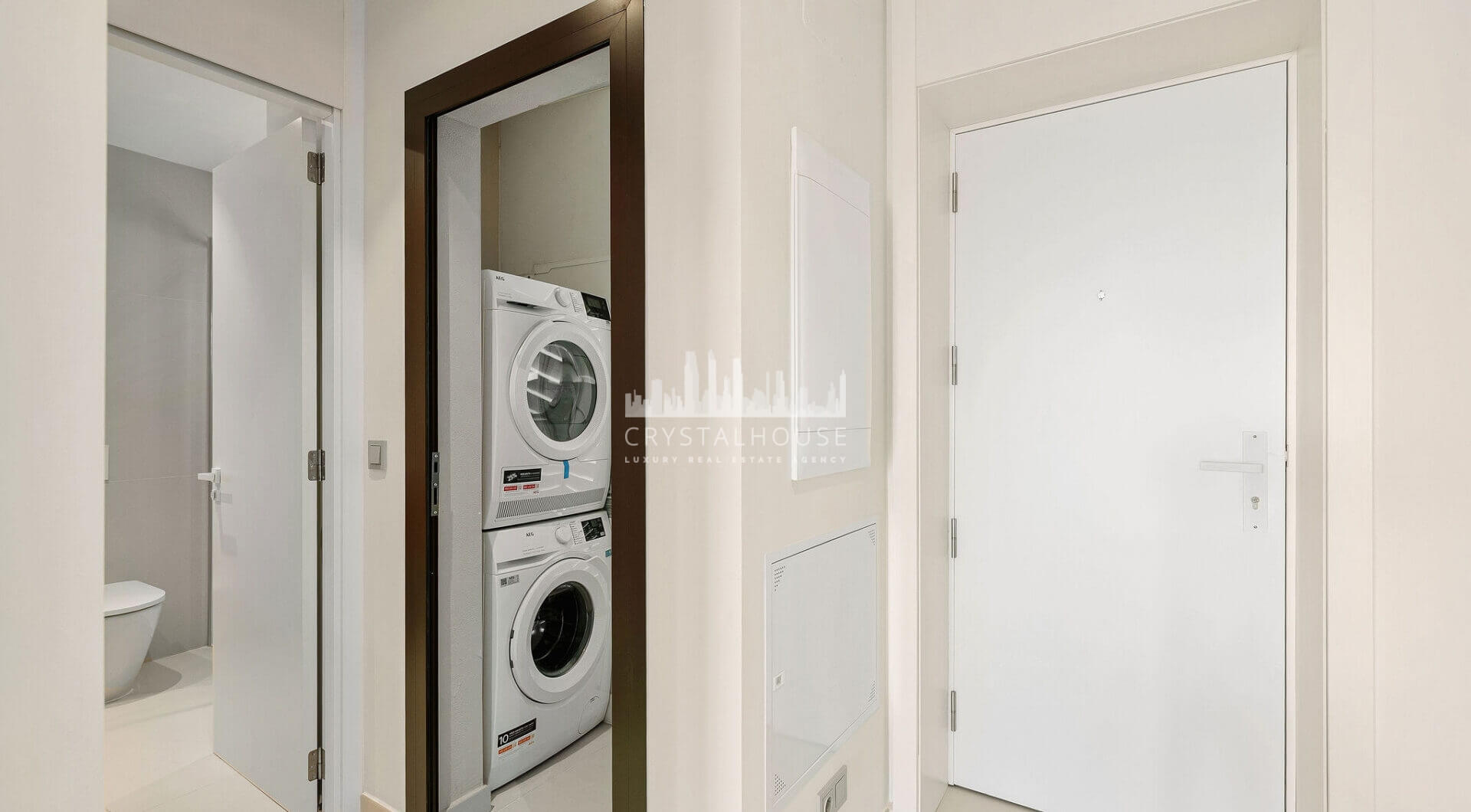 Doświadcz wyrafinowanego życia na wybrzeżu w tym nowym luksusowym apartamencie w prestiżowym Higuerón Resort.