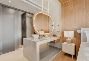 Doświadcz wyrafinowanego życia na wybrzeżu w tym nowym luksusowym apartamencie w prestiżowym Higuerón Resort.