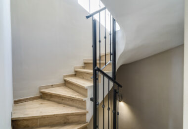 Elegant Four-Sypialnia Townhouse z prywatnym basenem w Lomas de Puente Romano